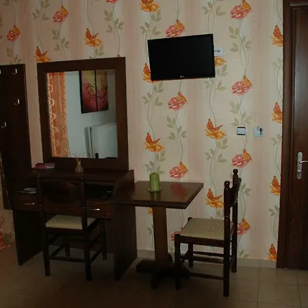 Rodavgi 3* Káto Loutrákion