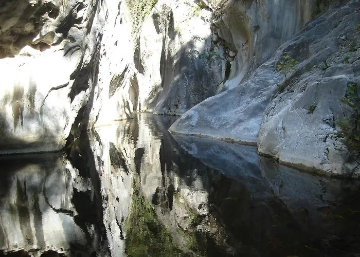 Rodavgi 3* Káto Loutrákion